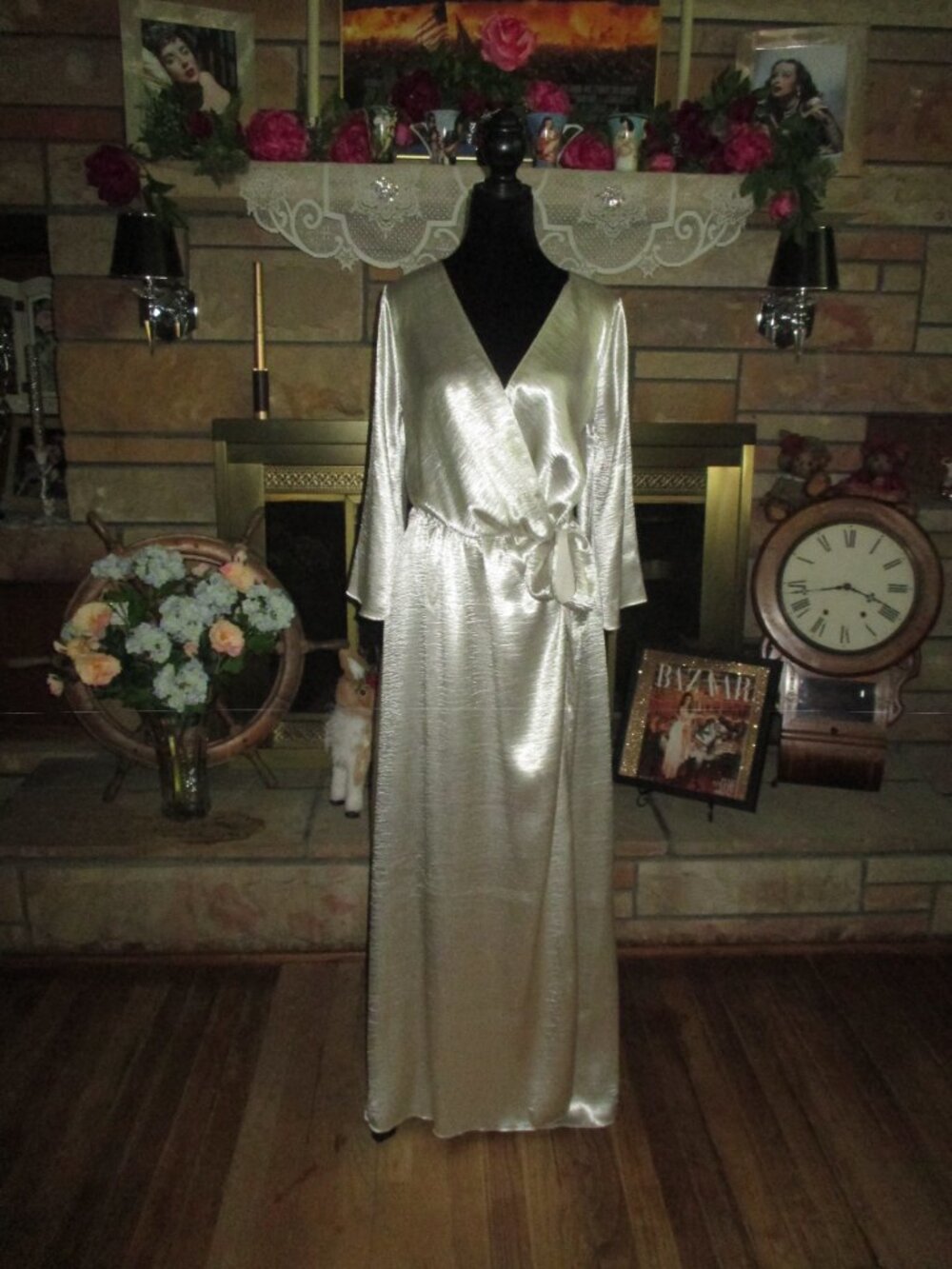 Victoria's Secret Chantilly Lace Metallic Champagne Robe